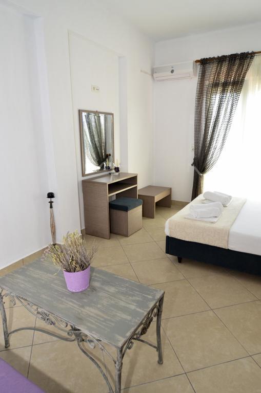 Inanthi Apartment Potos Exterior photo