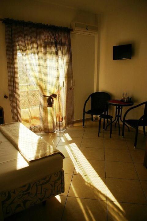 Inanthi Apartment Potos Room photo