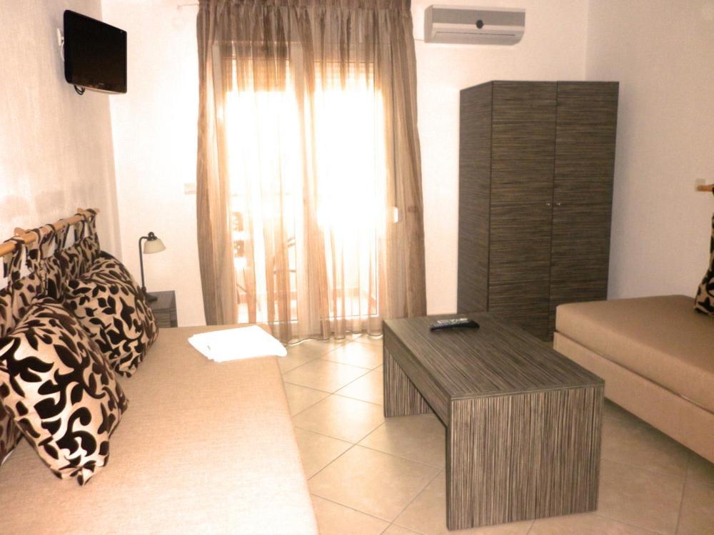 Inanthi Apartment Potos Room photo